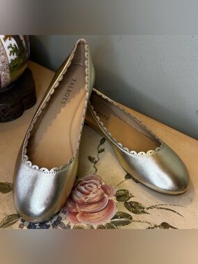 Talbots Gold Metallic Leather Scallop Edge Flats Shoes